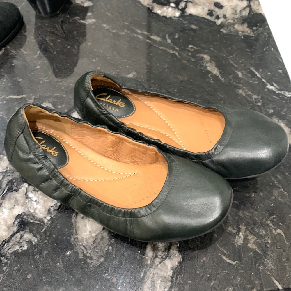 Clarks leather flats